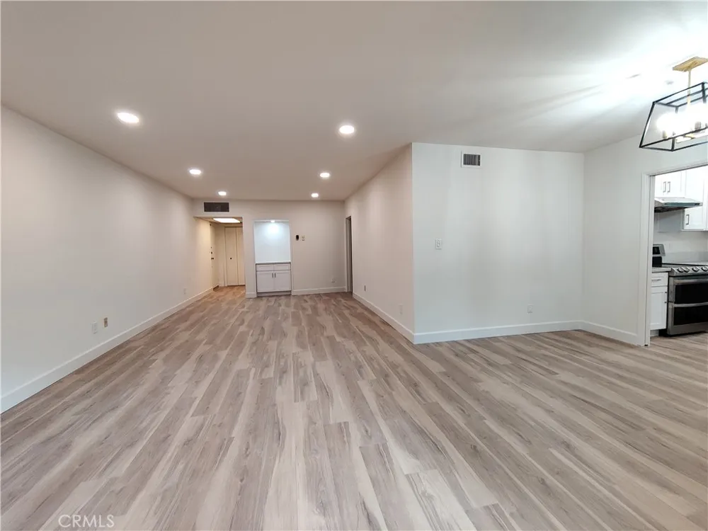 1300 Midvale Avenue #211 Los Angeles, CA 90024