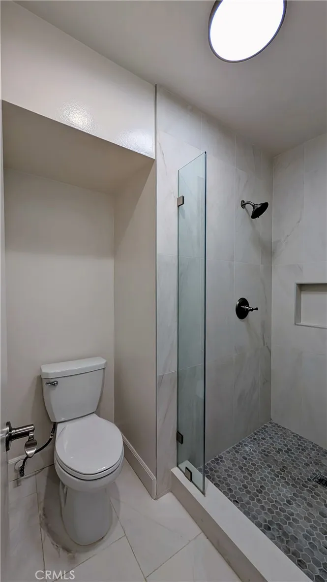 1300 Midvale Avenue #211 Los Angeles, CA 90024