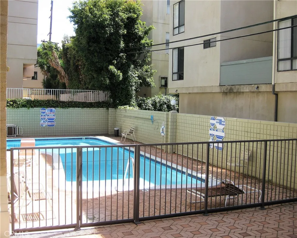 1300 Midvale Avenue #211 Los Angeles, CA 90024