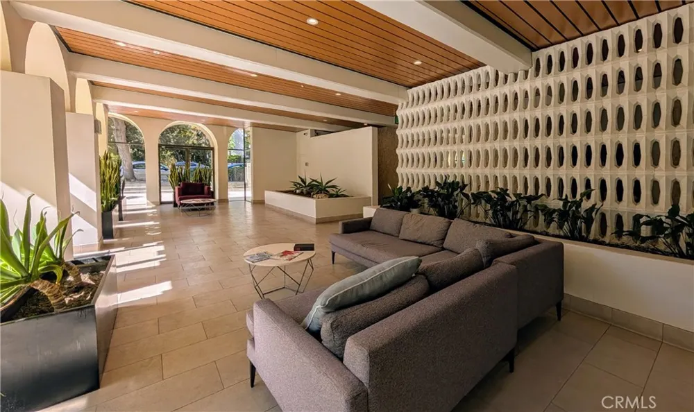1300 Midvale Avenue #211 Los Angeles, CA 90024