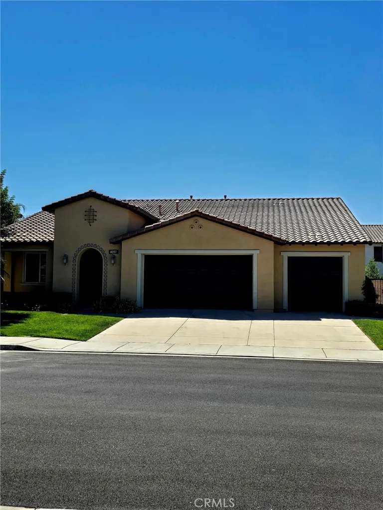 8227 Lost River Road Eastvale, CA 92880
