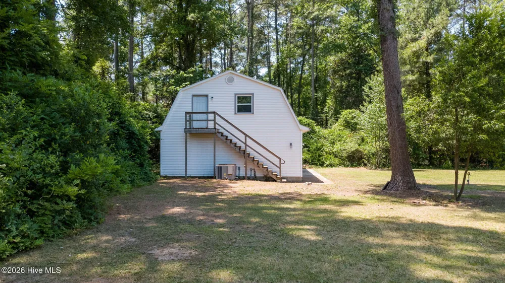 108 Mcnatt Street Maxton, NC 28364