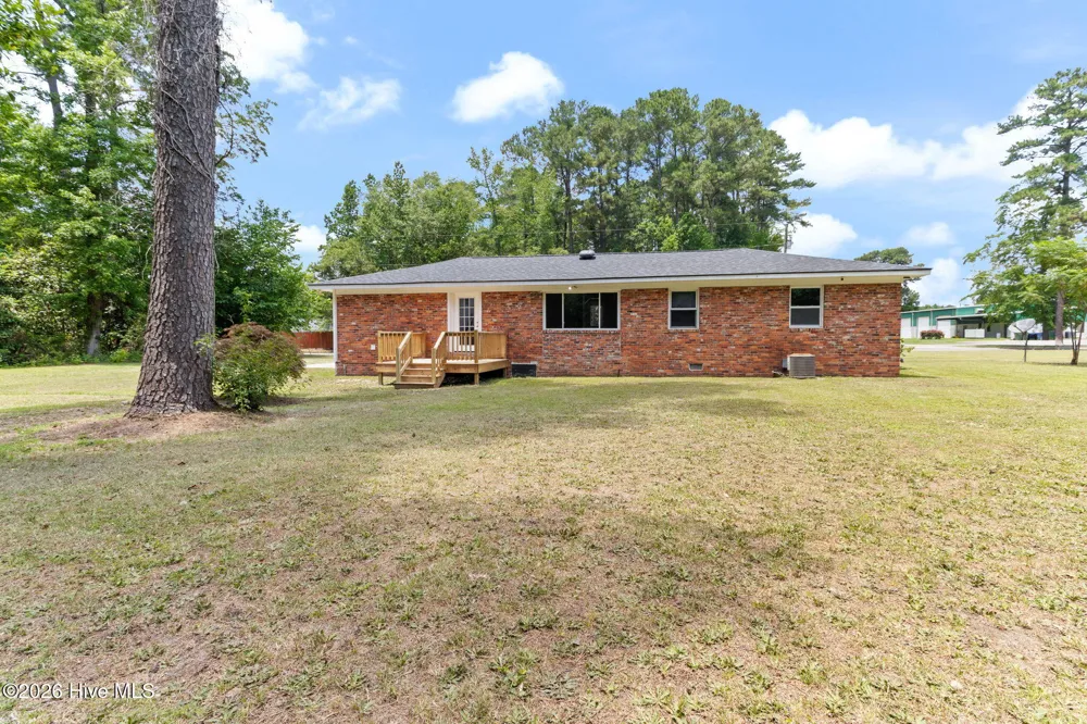 108 Mcnatt Street Maxton, NC 28364