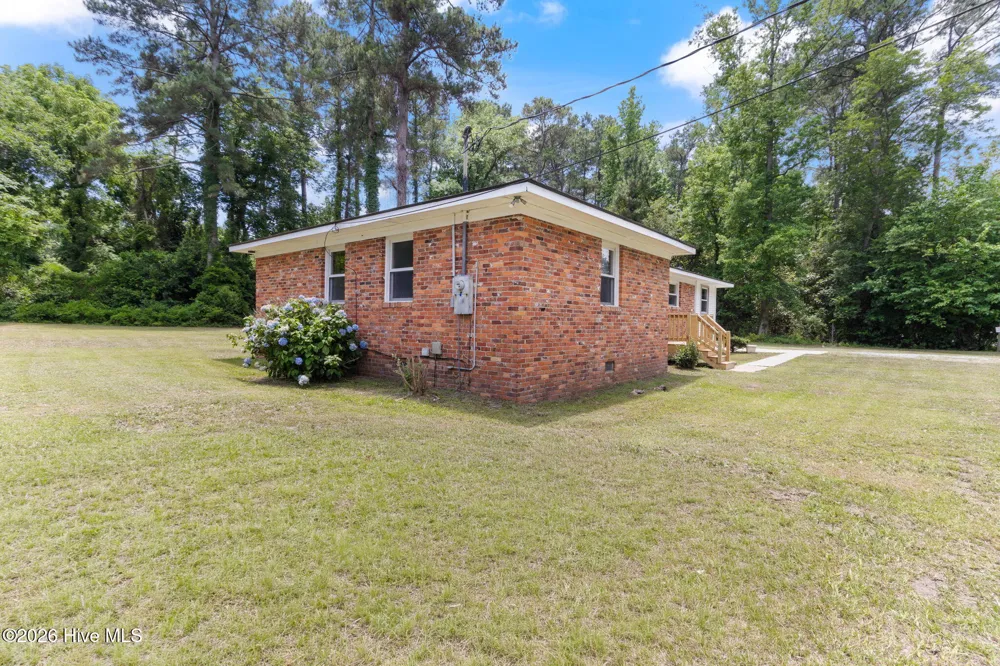108 Mcnatt Street Maxton, NC 28364