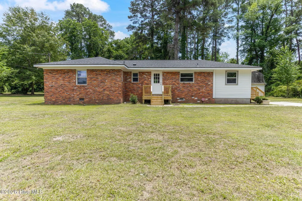 108 Mcnatt Street Maxton, NC 28364