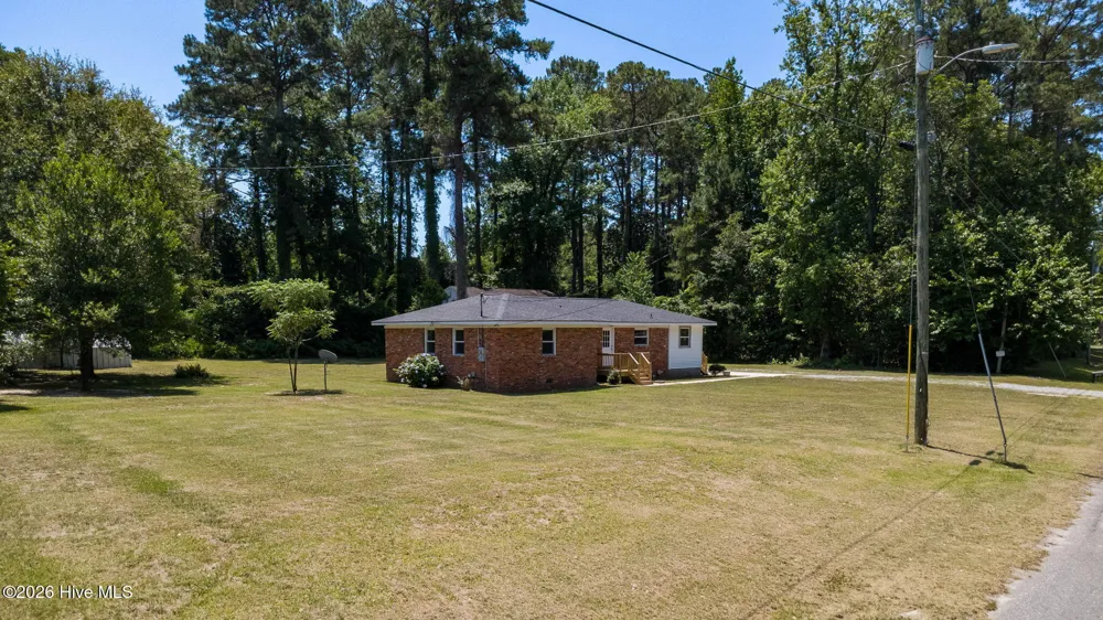 108 Mcnatt Street Maxton, NC 28364