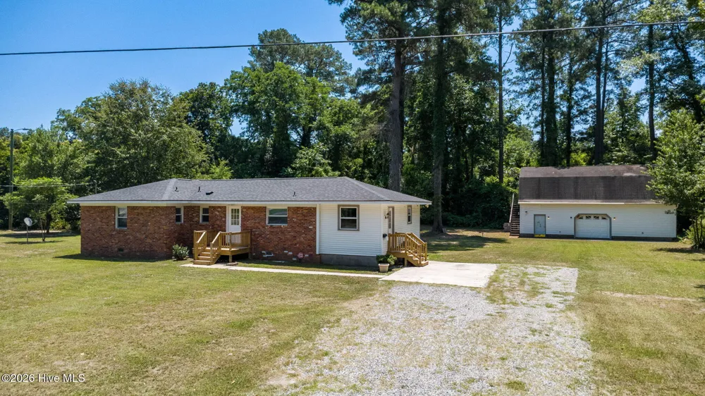 108 Mcnatt Street Maxton, NC 28364