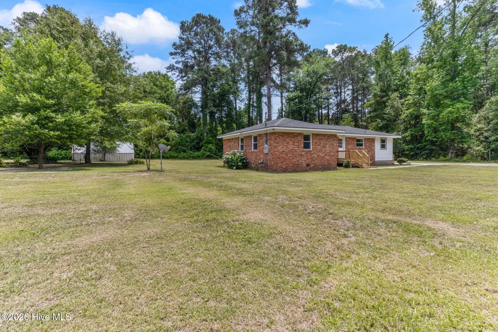 108 Mcnatt Street Maxton, NC 28364