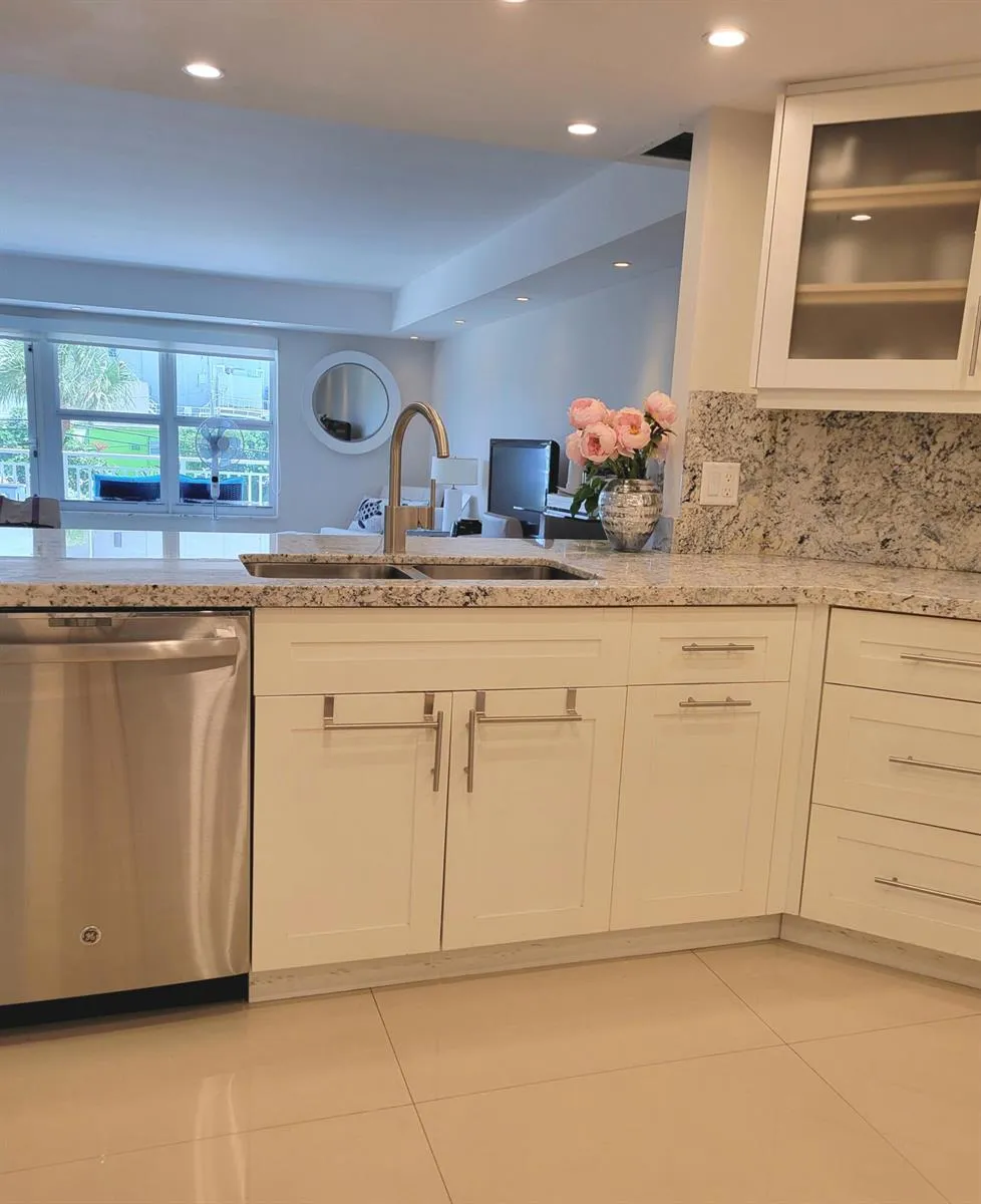 3000 E SUNRISE BOULEVARD #2B Fort Lauderdale, FL 33304