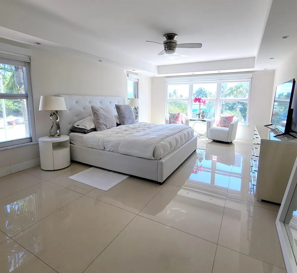 3000 E SUNRISE BOULEVARD #2B Fort Lauderdale, FL 33304