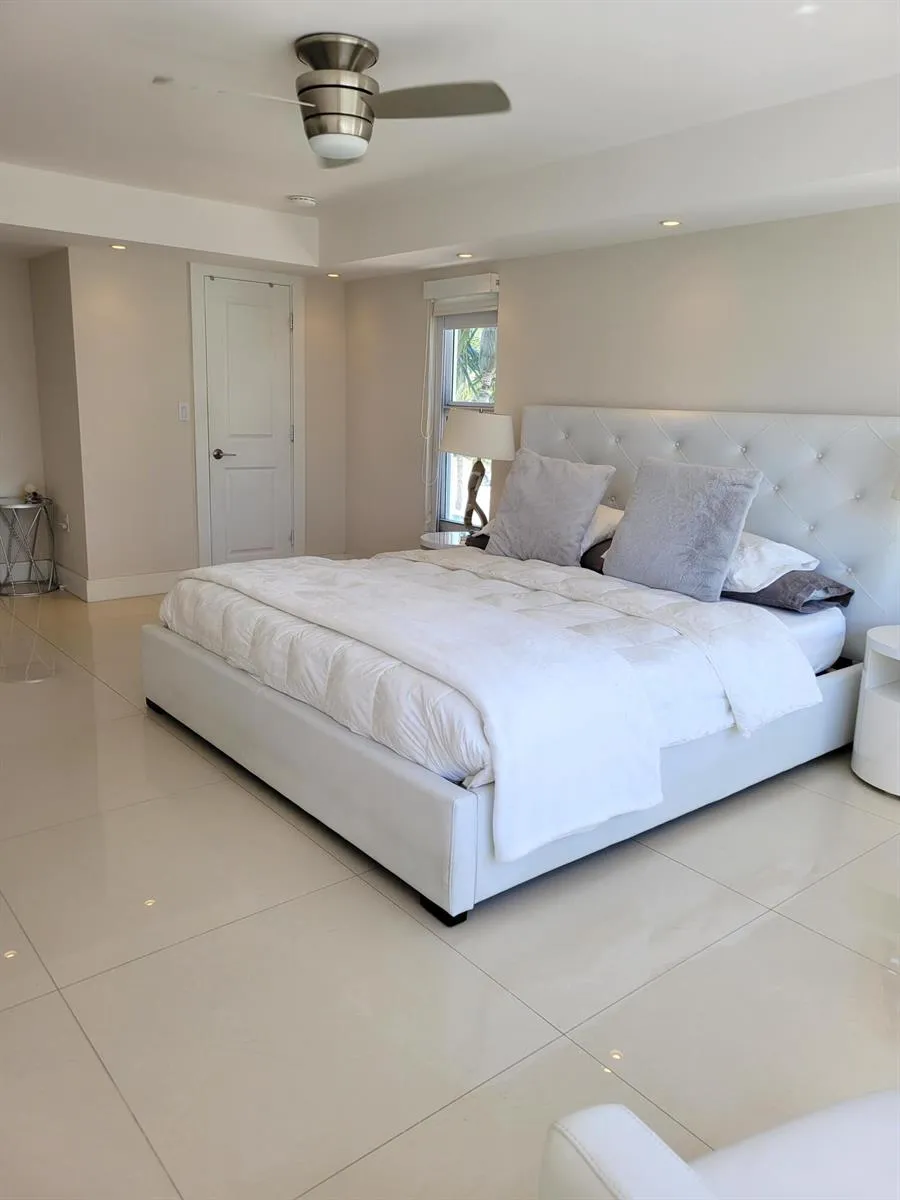 3000 E SUNRISE BOULEVARD #2B Fort Lauderdale, FL 33304