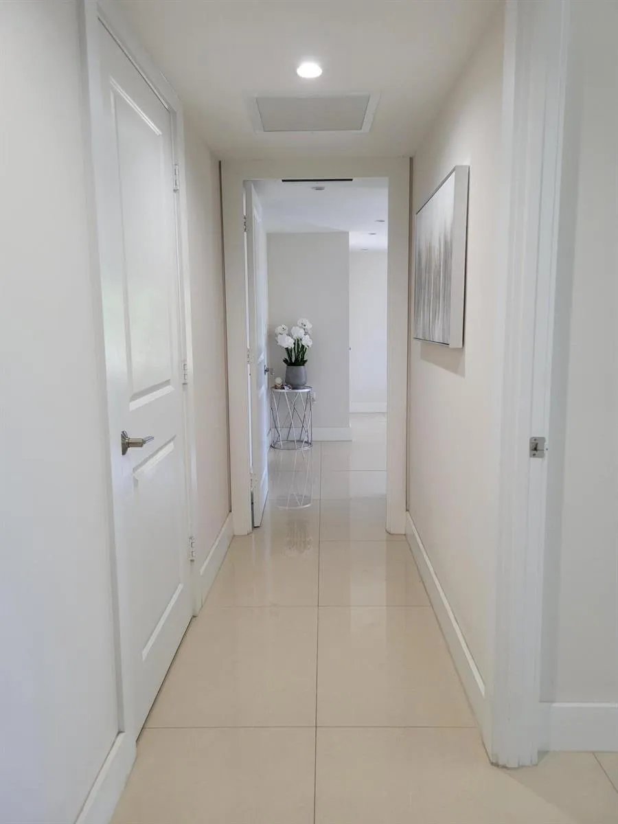 3000 E SUNRISE BOULEVARD #2B Fort Lauderdale, FL 33304