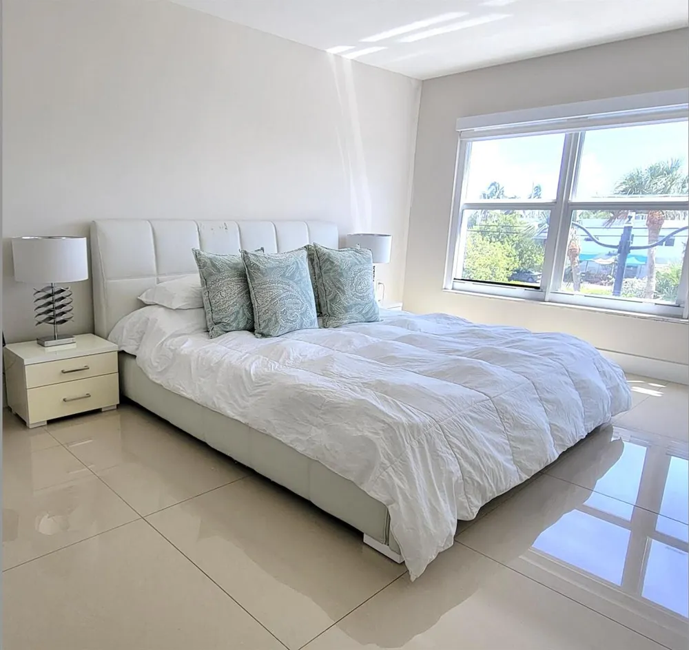 3000 E SUNRISE BOULEVARD #2B Fort Lauderdale, FL 33304