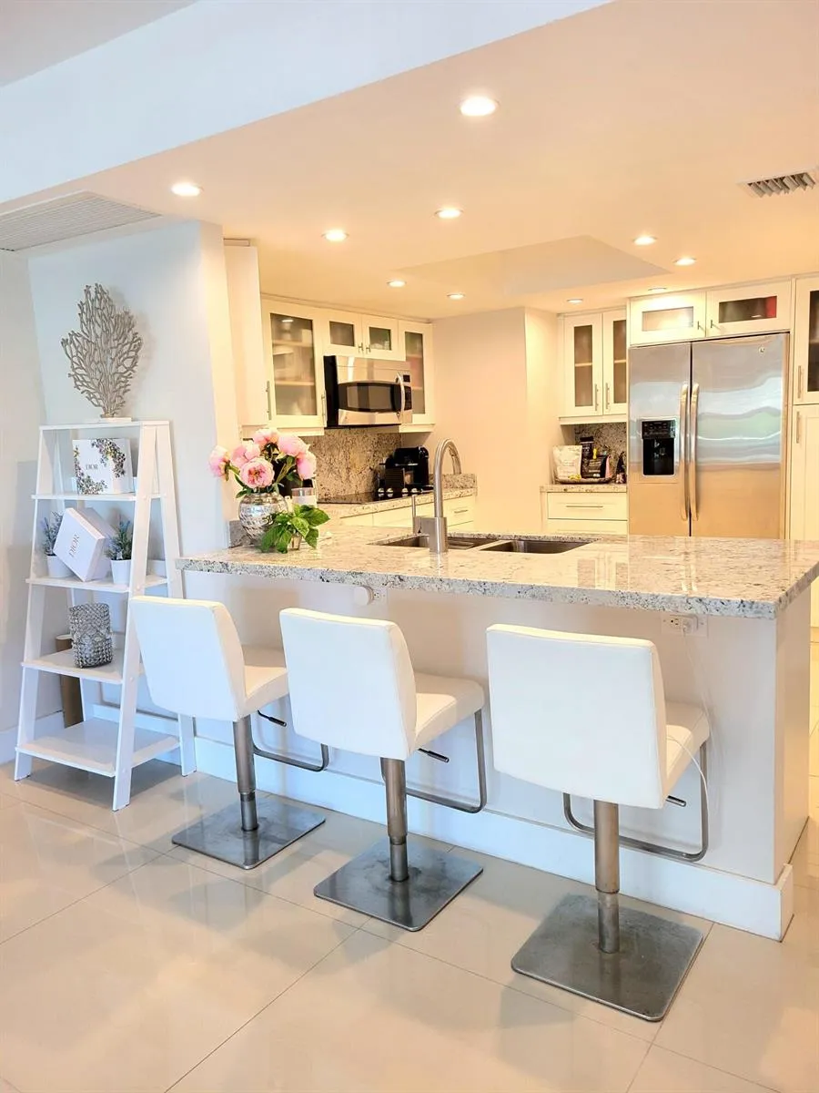 3000 E SUNRISE BOULEVARD #2B Fort Lauderdale, FL 33304