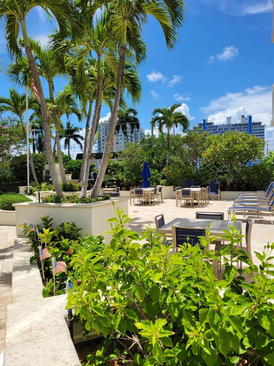 3000 E SUNRISE BOULEVARD #2B Fort Lauderdale, FL 33304