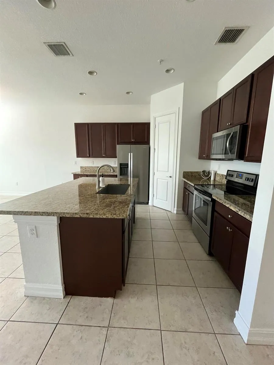 1393 SW 115th Avenue Pembroke Pines, FL 33025