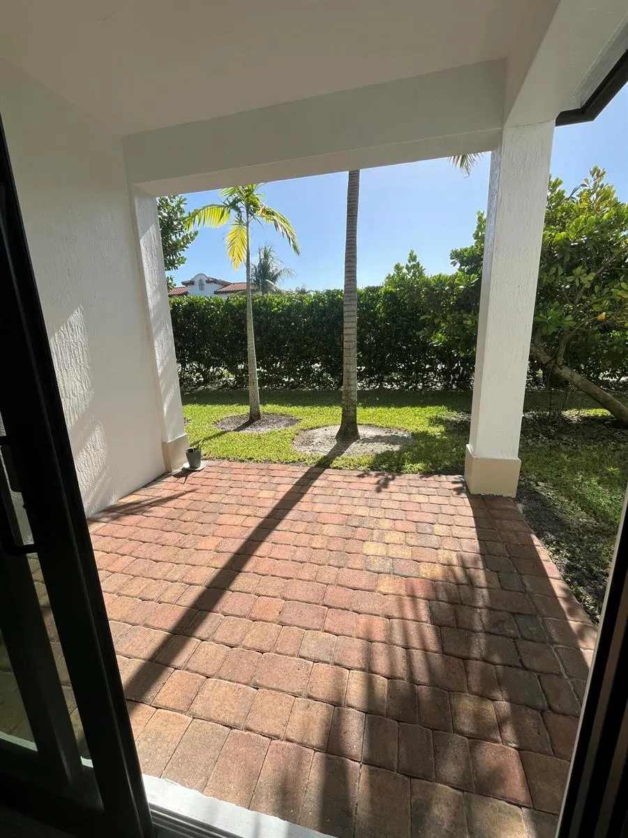 1393 SW 115th Avenue Pembroke Pines, FL 33025