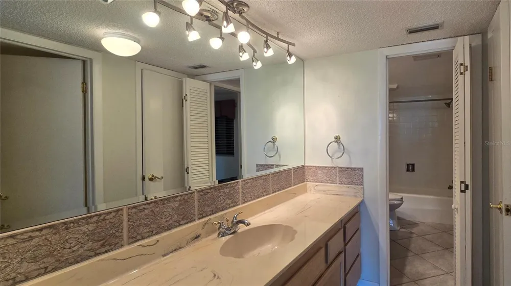 5020 BAYSHORE BOULEVARD #403 Tampa, FL 33611