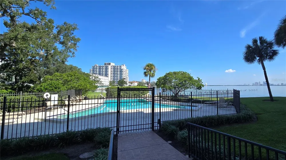 5020 BAYSHORE BOULEVARD #403 Tampa, FL 33611