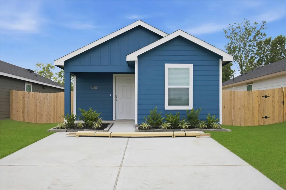 6021 Pineapple Street Houston, TX 77048