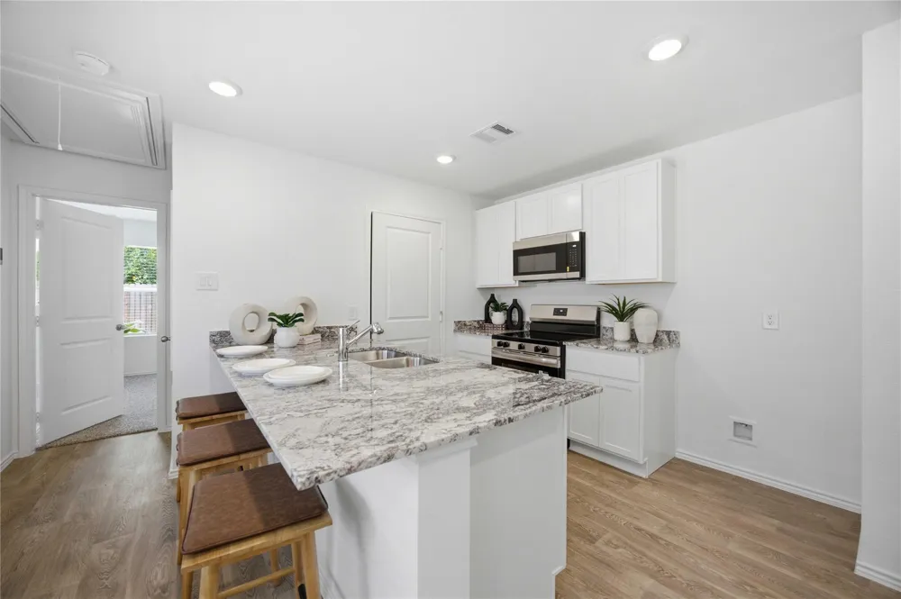 6021 Pineapple Street Houston, TX 77048