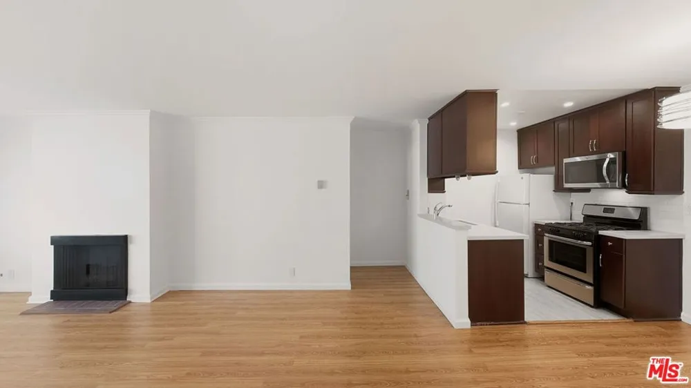 3640 Cardiff Avenue #206 Los Angeles, CA 90034