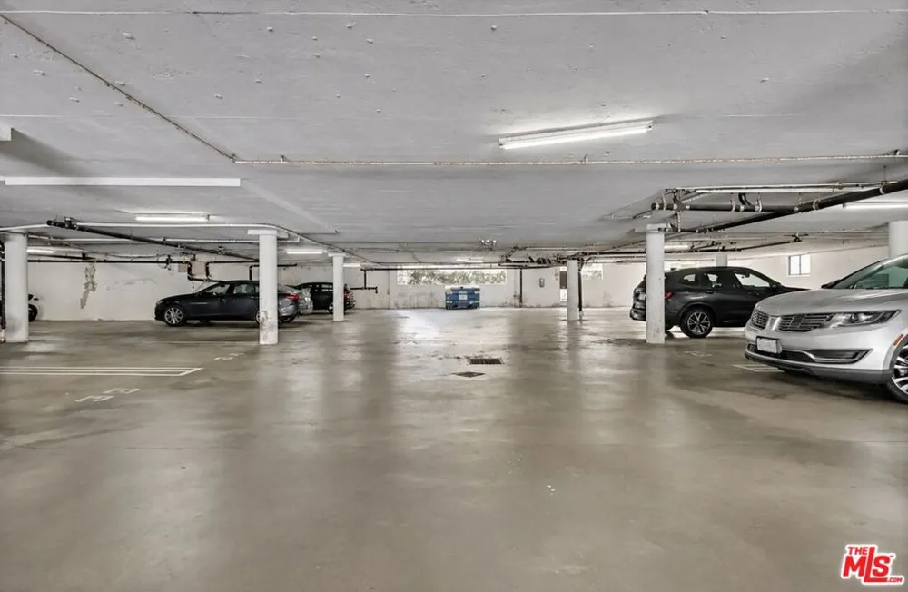 3640 Cardiff Avenue #206 Los Angeles, CA 90034