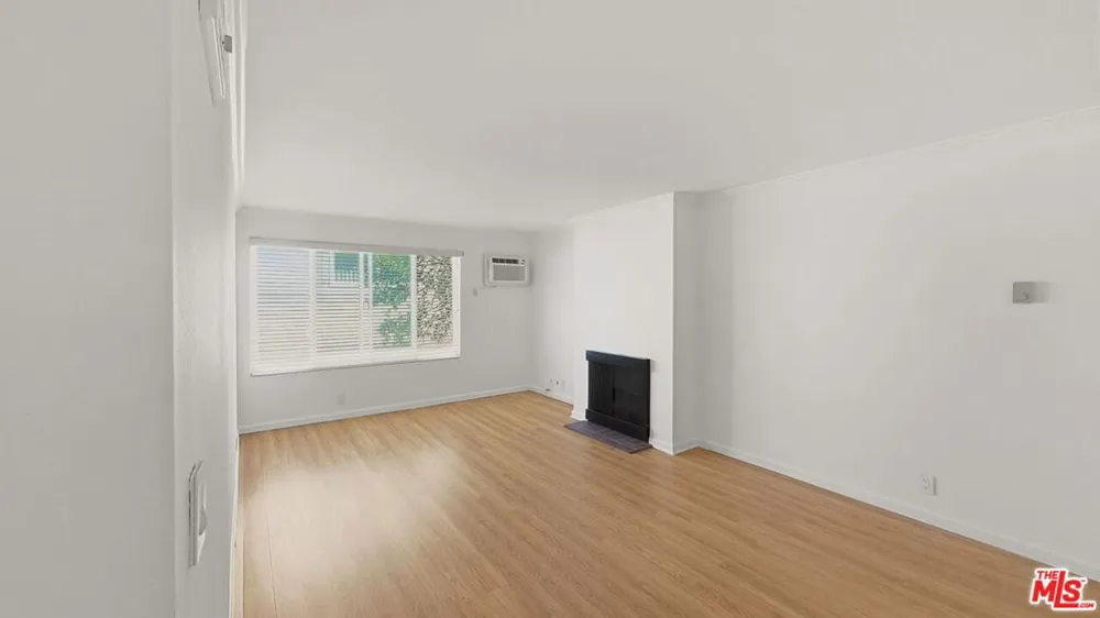 3640 Cardiff Avenue #206 Los Angeles, CA 90034