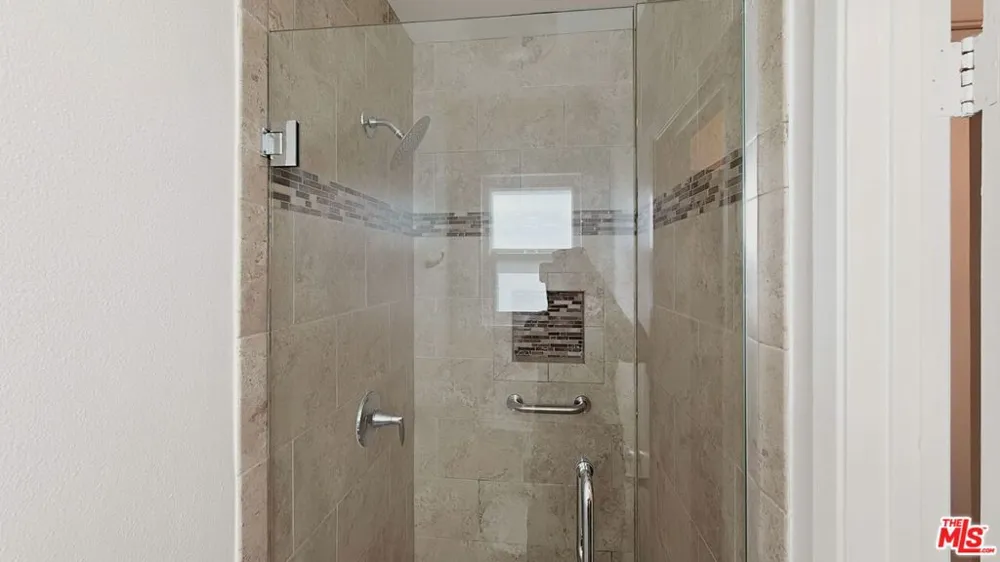 3640 Cardiff Avenue #206 Los Angeles, CA 90034