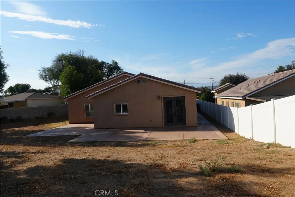 5954 Clifton Riverside, CA 92504
