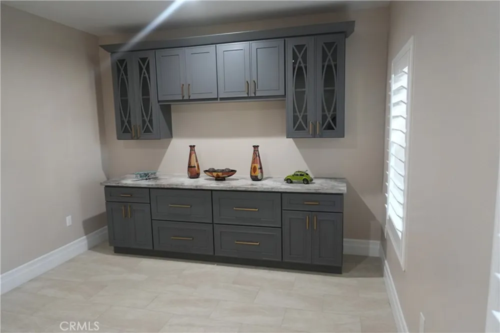 5954 Clifton Riverside, CA 92504