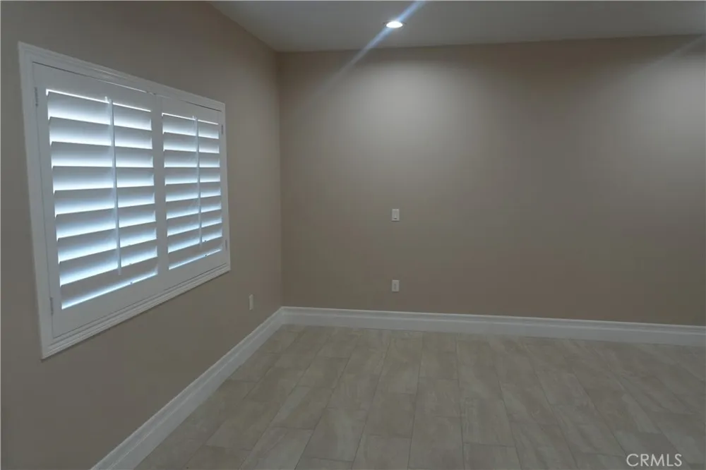 5954 Clifton Riverside, CA 92504
