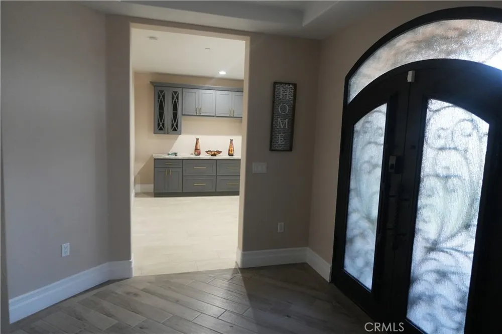 5954 Clifton Riverside, CA 92504