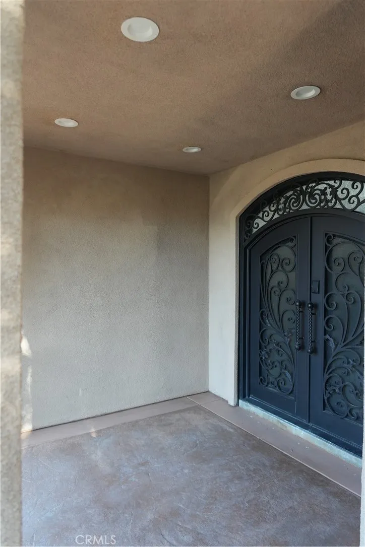 5954 Clifton Riverside, CA 92504