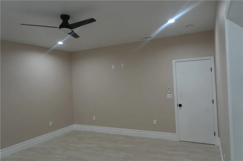 5954 Clifton Riverside, CA 92504