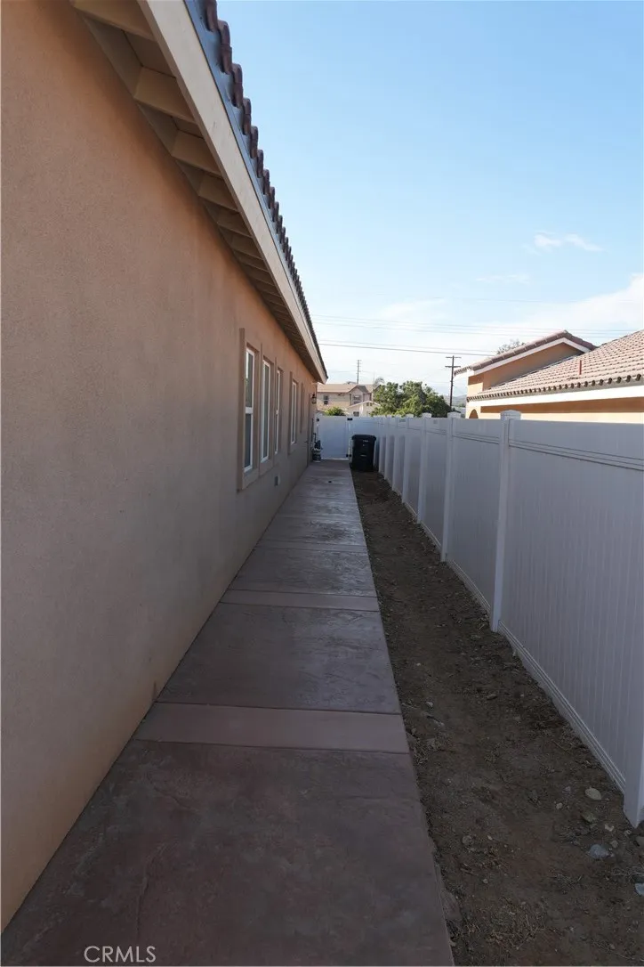5954 Clifton Riverside, CA 92504