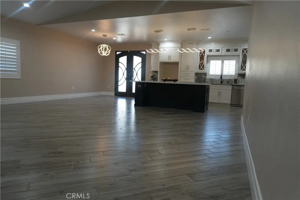 5954 Clifton Riverside, CA 92504