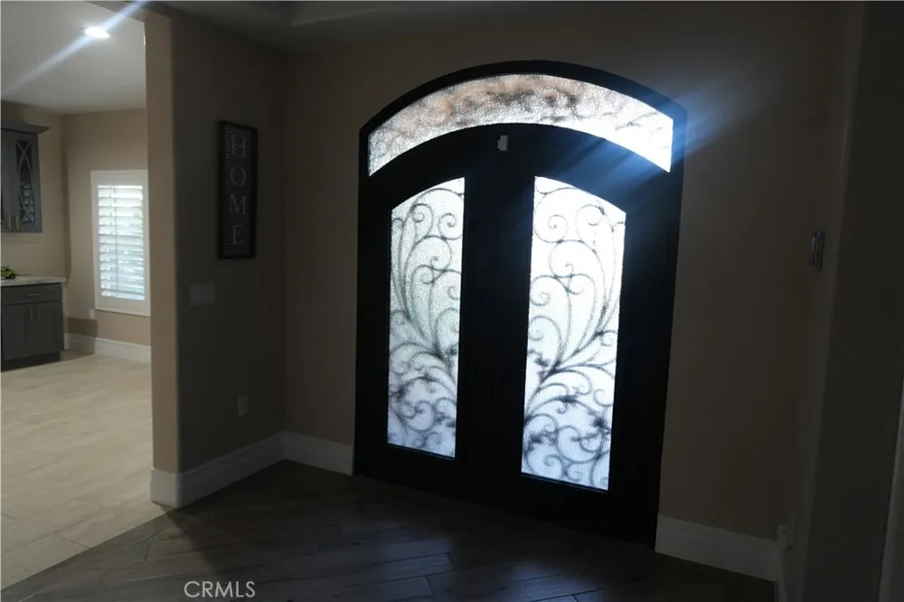 5954 Clifton Riverside, CA 92504