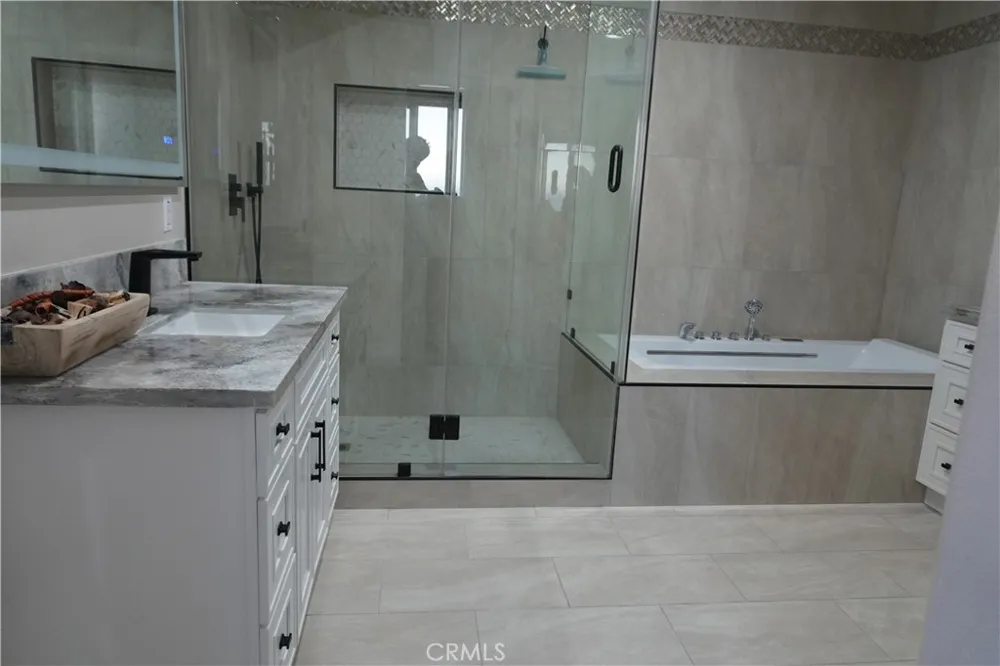 5954 Clifton Riverside, CA 92504