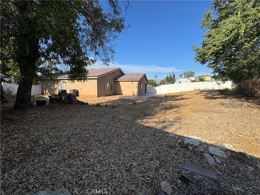 5954 Clifton Riverside, CA 92504