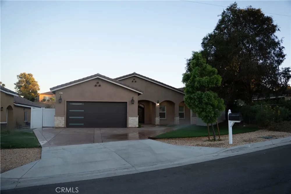5954 Clifton Riverside, CA 92504