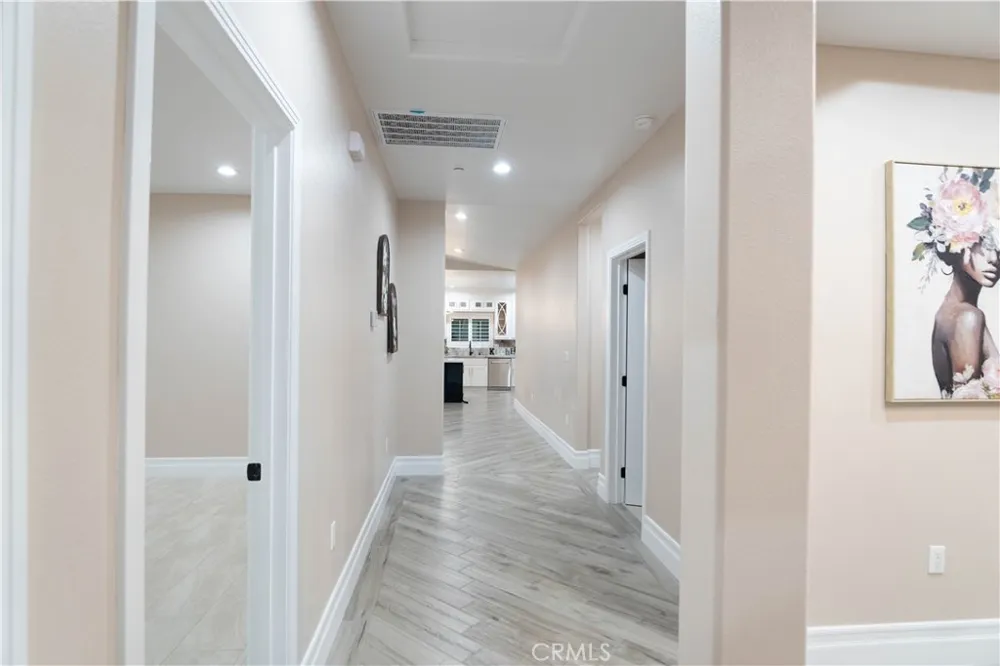 5954 Clifton Riverside, CA 92504