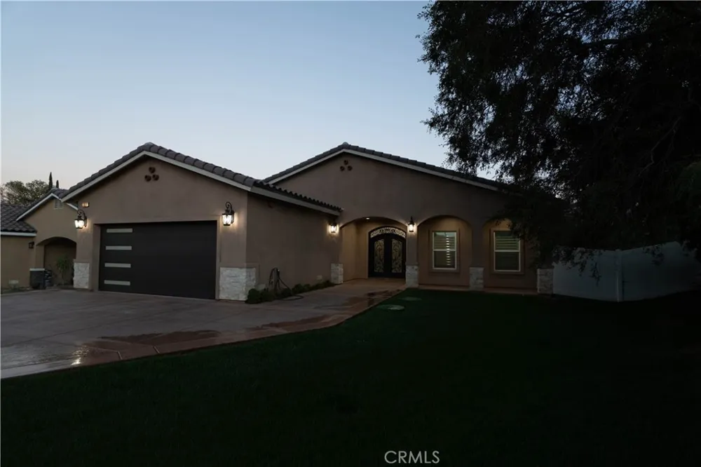 5954 Clifton Riverside, CA 92504