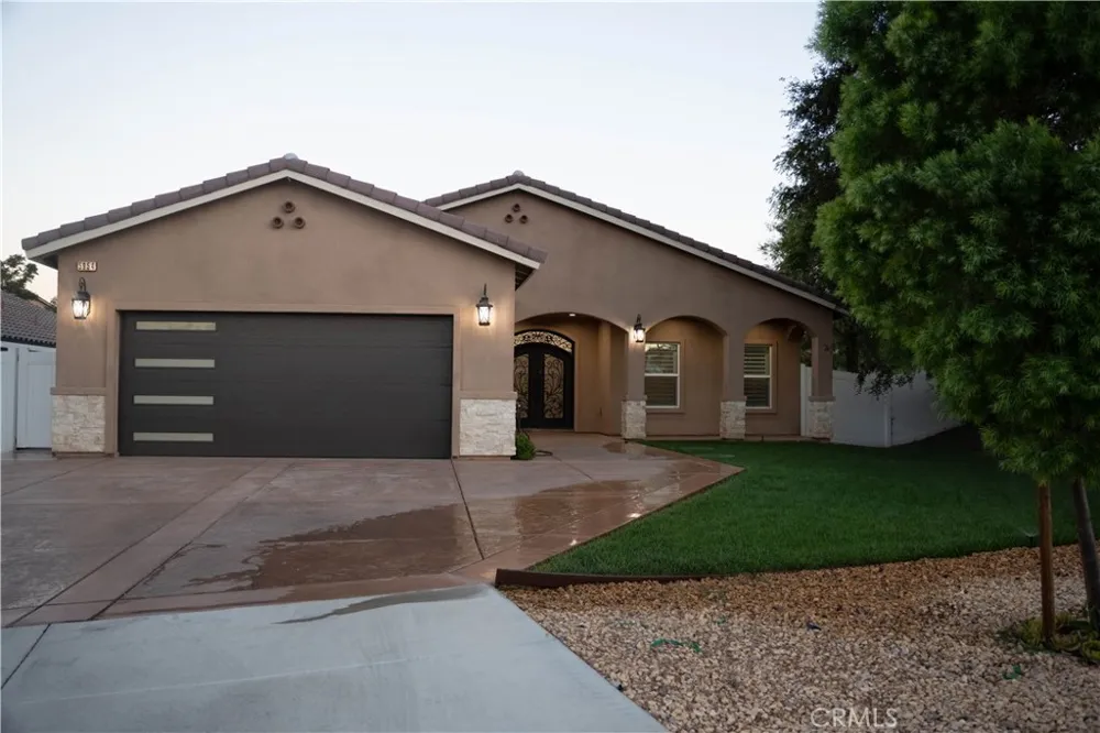 5954 Clifton Riverside, CA 92504