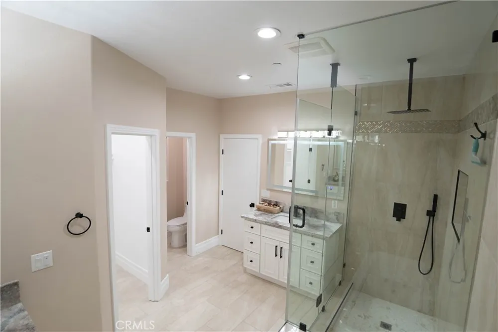 5954 Clifton Riverside, CA 92504