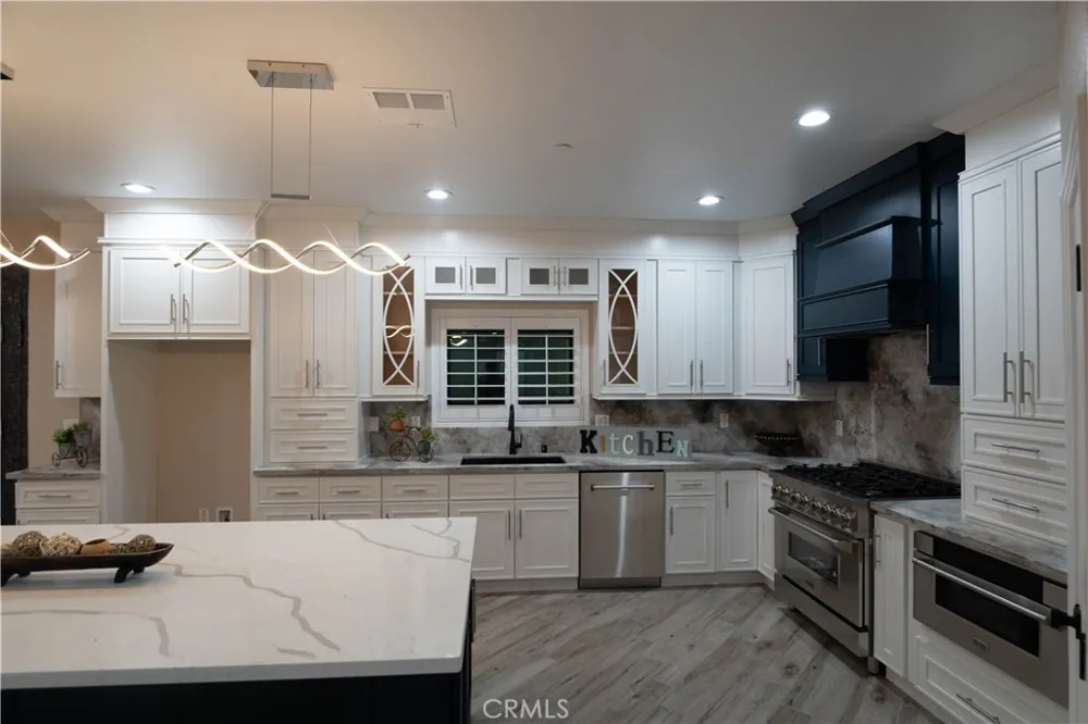 5954 Clifton Riverside, CA 92504