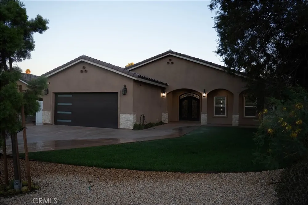 5954 Clifton Riverside, CA 92504