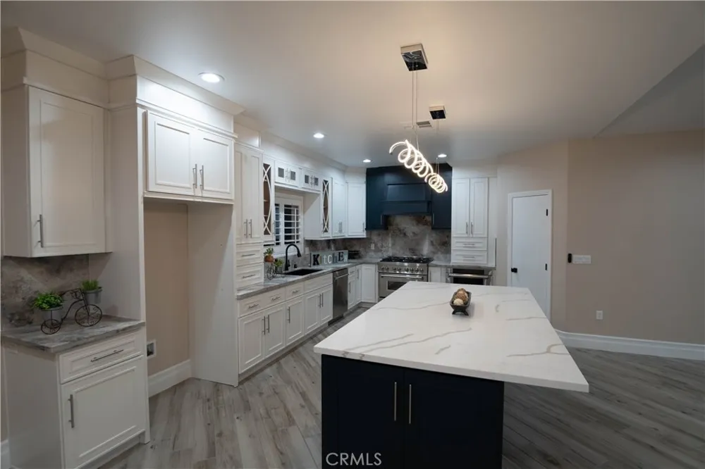 5954 Clifton Riverside, CA 92504