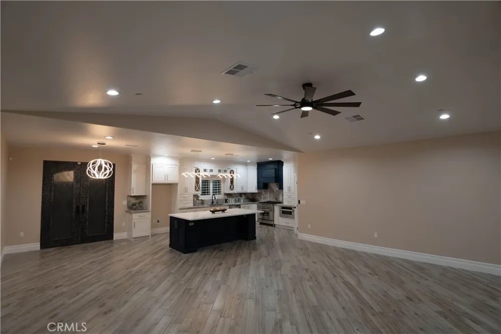 5954 Clifton Riverside, CA 92504