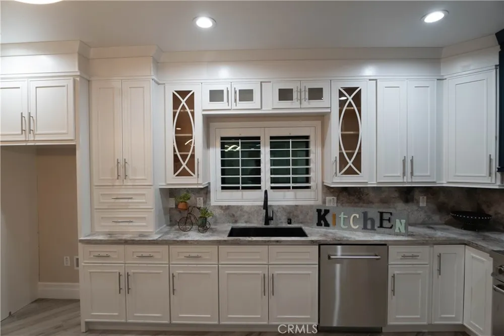 5954 Clifton Riverside, CA 92504